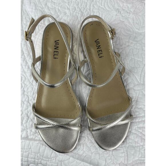 Vaneli Women's Gold Strap Flat Summer Slip On Heel Sandals - Size 8 - Picture 11 of 11